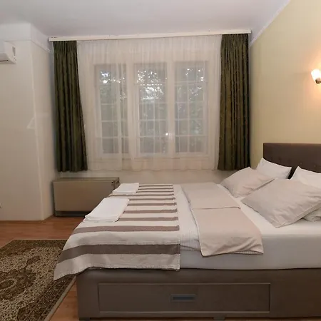 Nikola Apartment